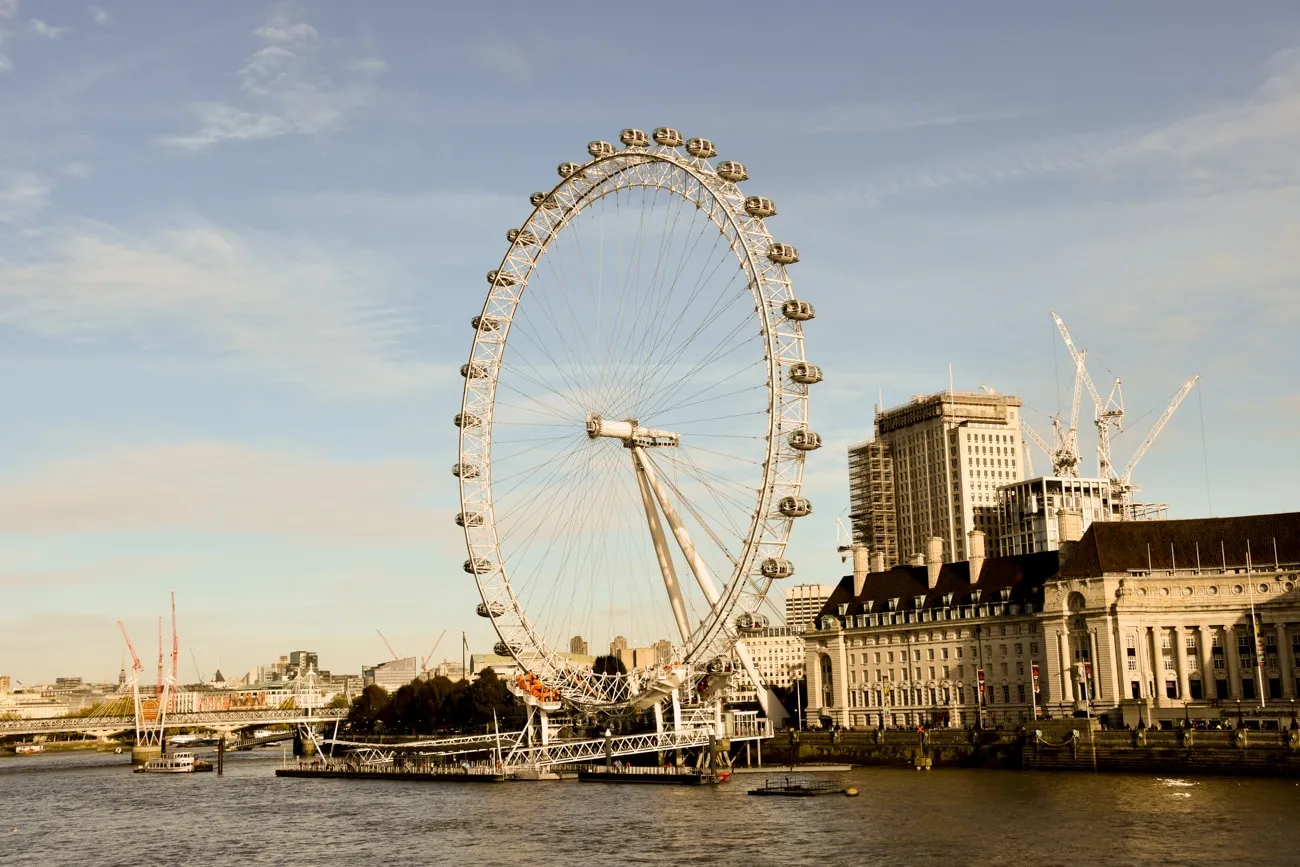 Trust me, when you are on top of The London Eye, you feel like on top of the World.