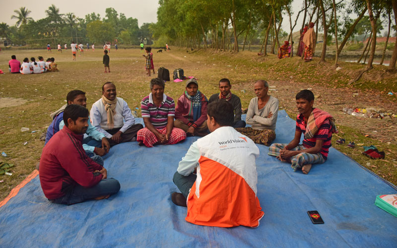 Mariage d'enfants - COVID-19 - Inde - groupe d'hommes