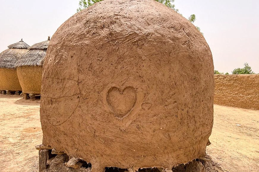 Hunger-cereal-bank-traditional-granary