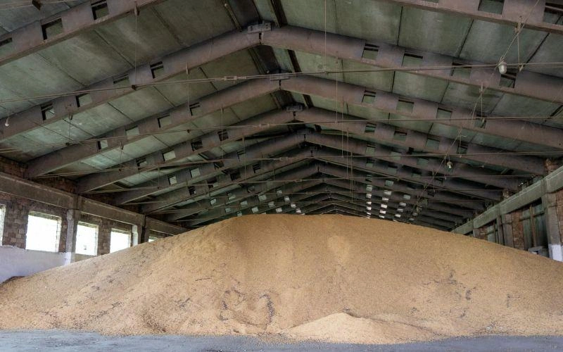 Horizontal blog image template - Food-insecurity-ukraine-barn-soya-beans