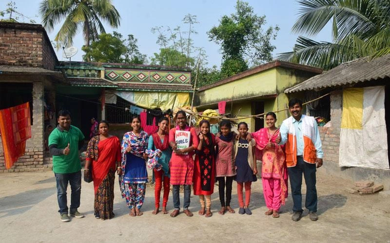 W165-0455child-marriage-covid19-india-girls-group