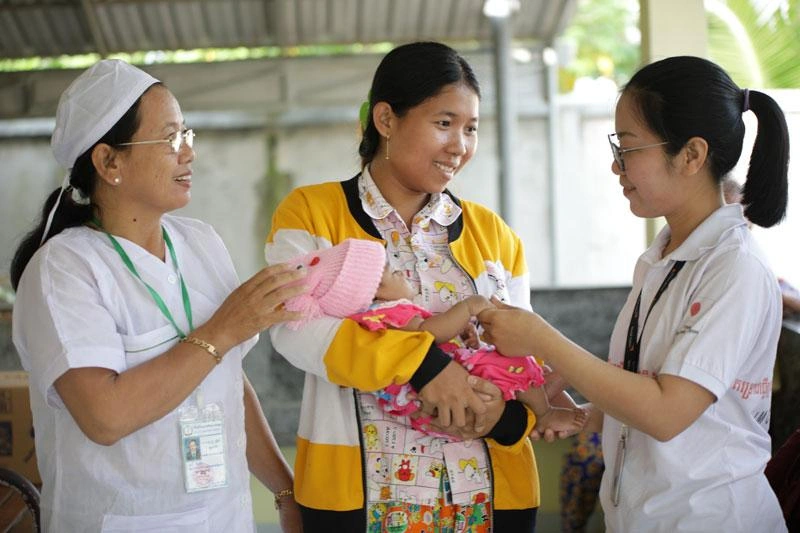 Why the poor have large families, mom, baby, health workers