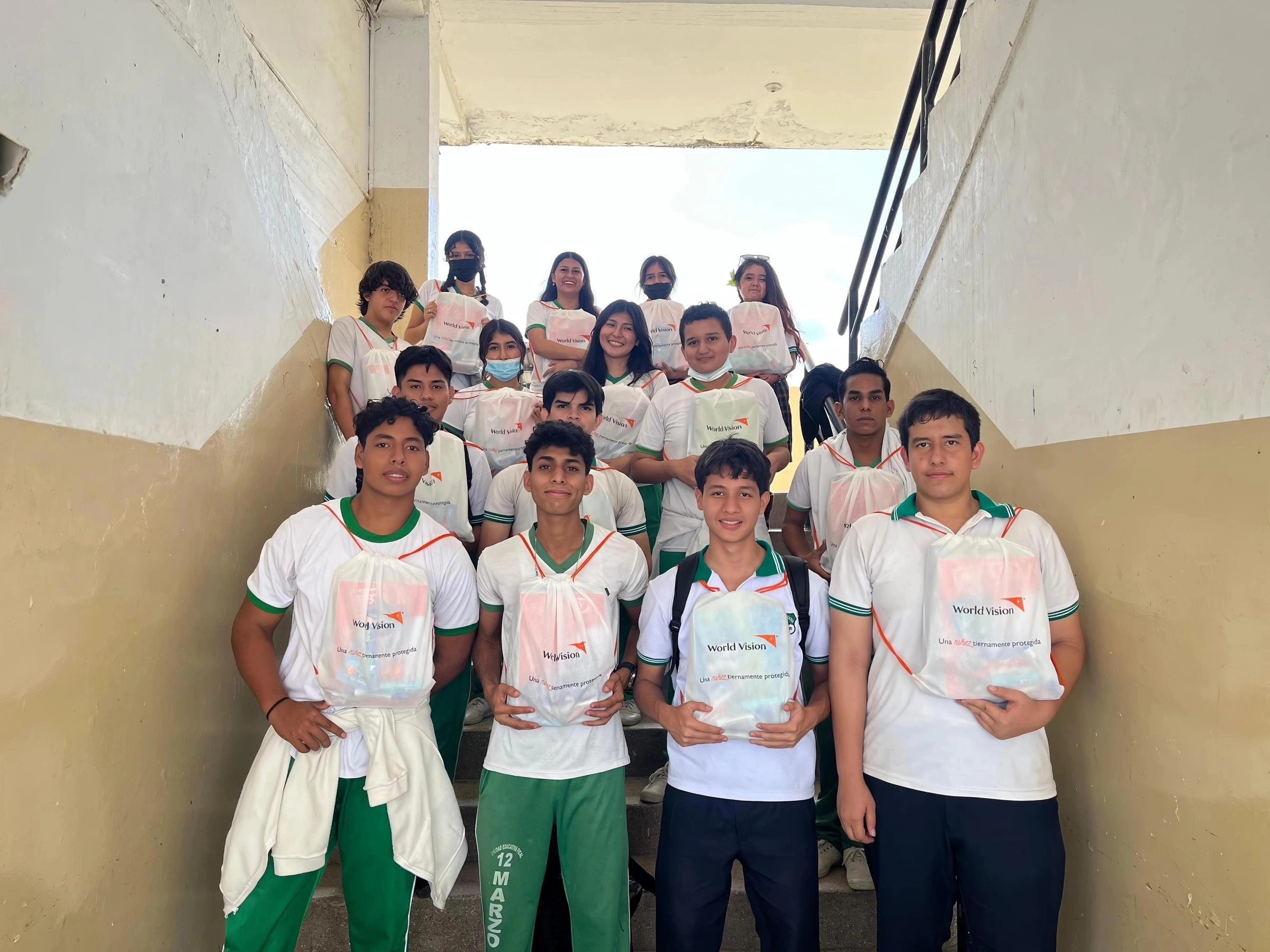 WVECUADOR_#5_EducationalKitDelivery_12-06-2025.jpg