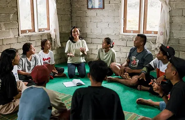 gender-equality-adolescent-girls-boys-in-a-room.webp